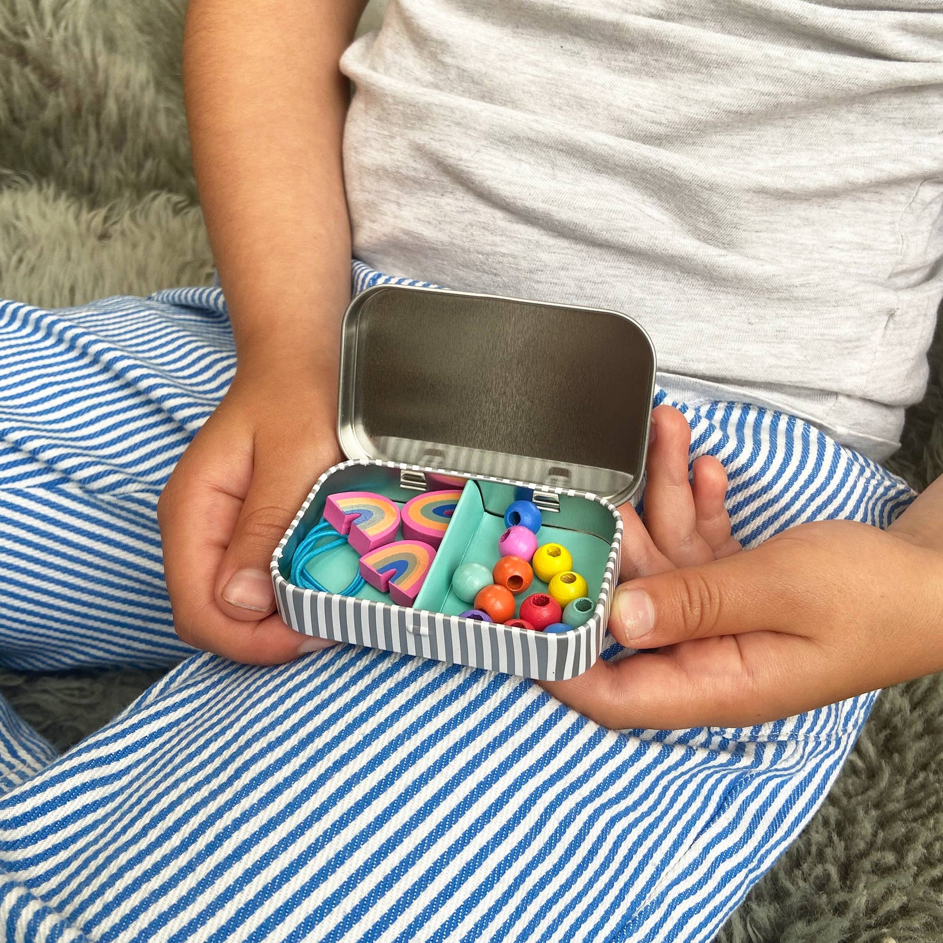 Small tin Bracelet Gift Kit