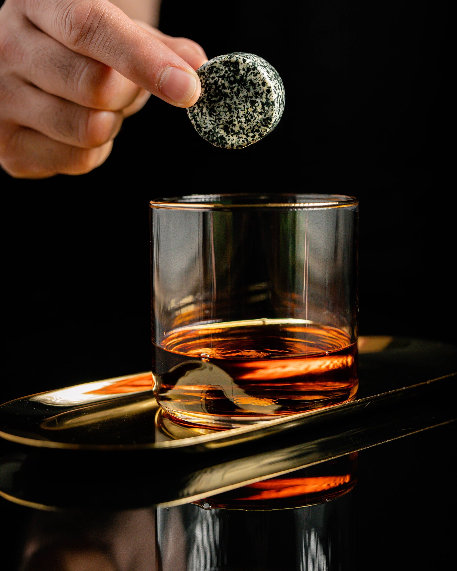 ROCKS Whiskey Chilling Stones - The Rocks x Whiskey Trivia Quiz Gift Set