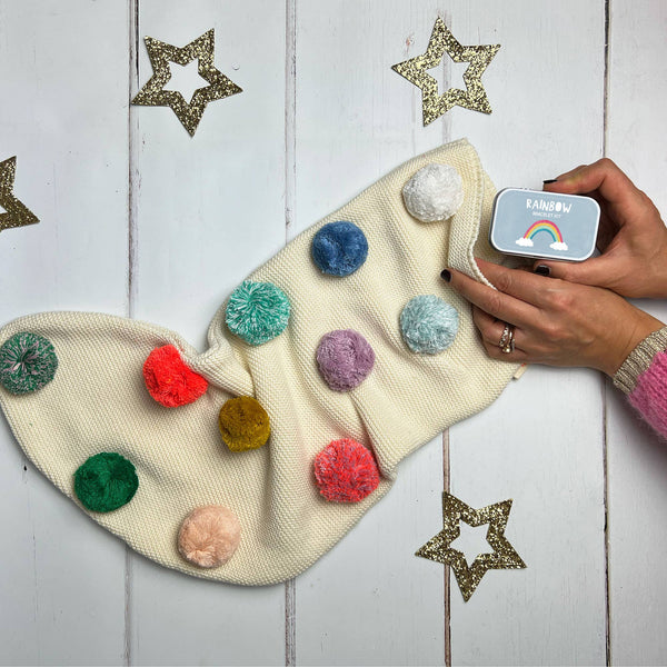 Small tin Bracelet Gift Kit