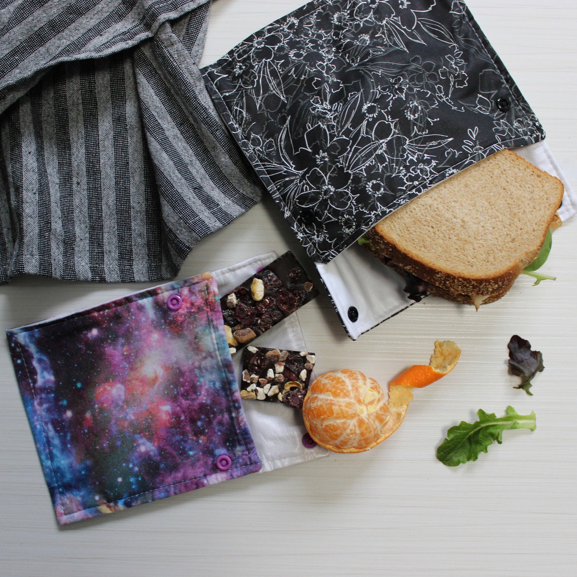 2 Bag Set Reusable Snack & Sandwich Food Bags, Peace & Love