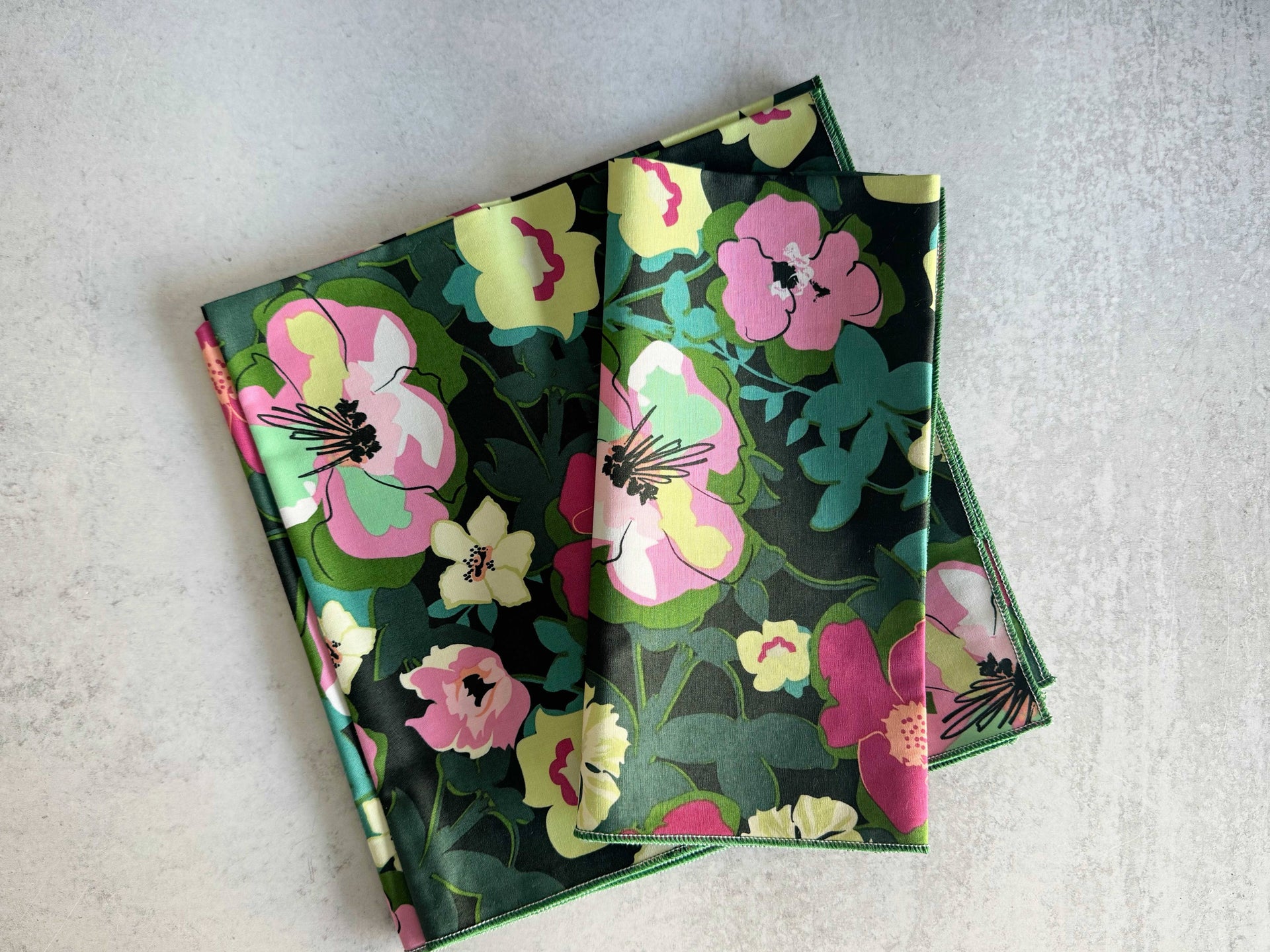 Dot and Army - Flower Bloom Cloth Napkins, set of four