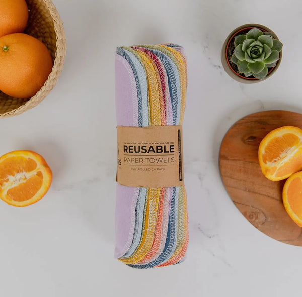 Un Paper towels rolls