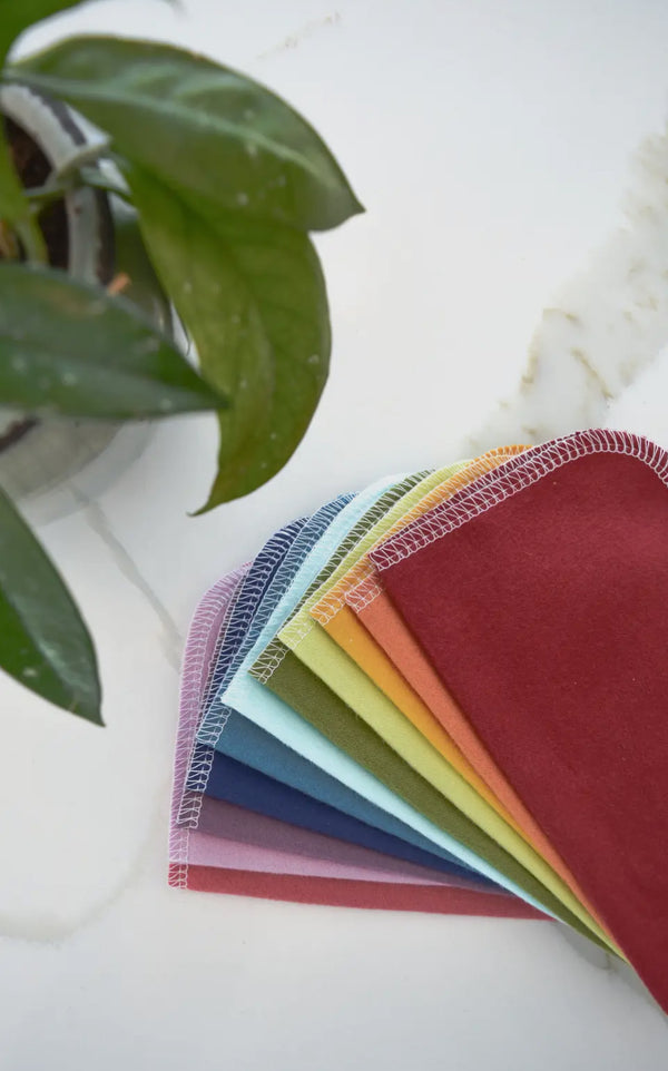 Un Paper towels rolls