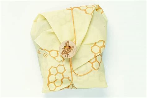 Bees wrap sandwich wrap with tie